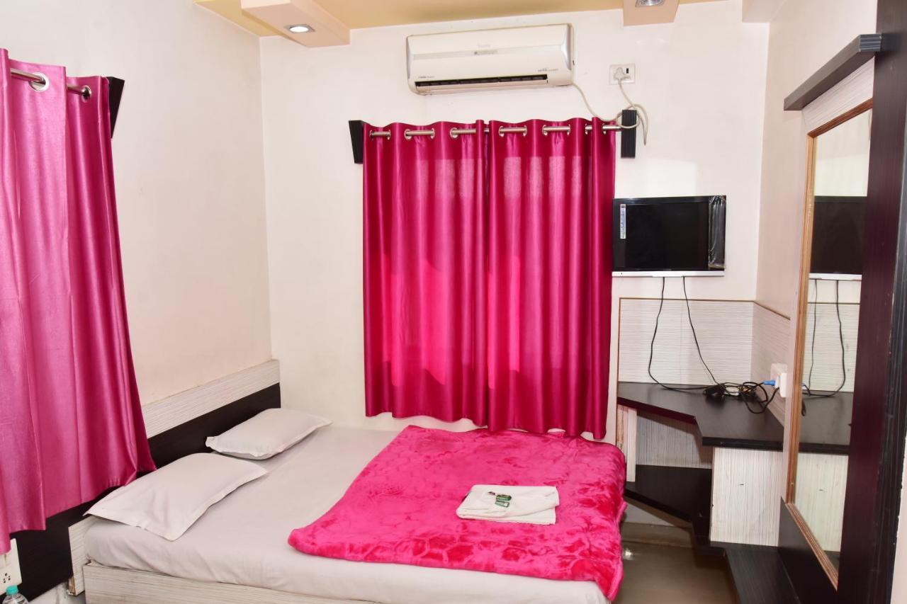 Hotel Temple Sai Shirdi Exterior foto